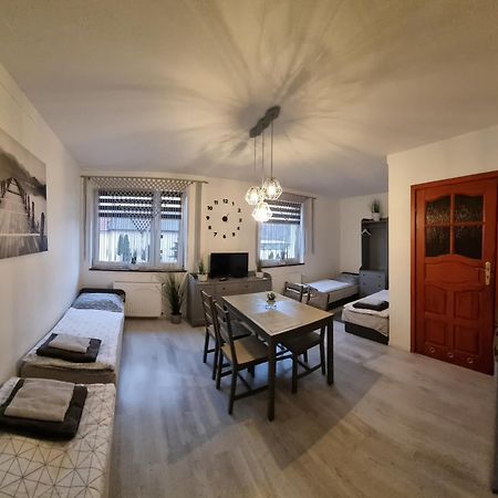 Noclegi Bud-Len Świebodzice Esterno foto